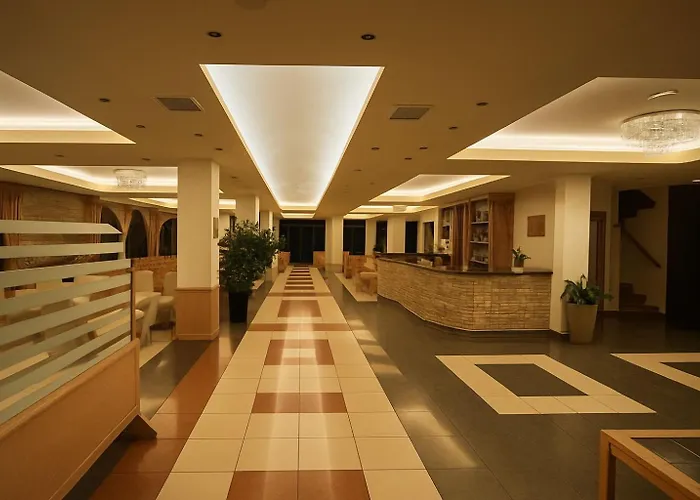 Отель Philoxenia 3*